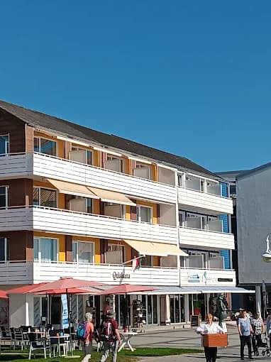 Markisen an Gebäude Quisisana